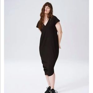 Universal Standard Geneva V-neck dress black Small (size 14-16)